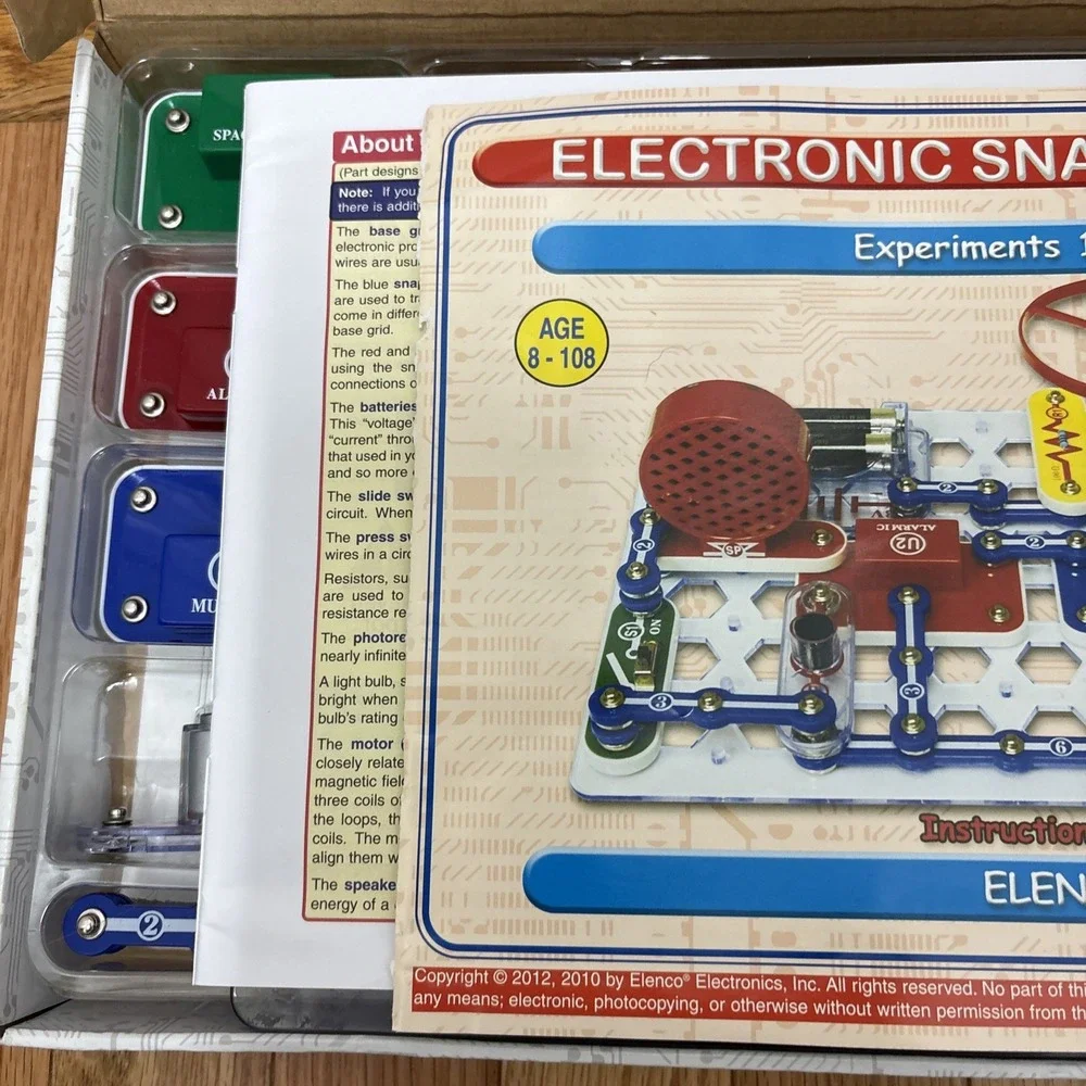 ELENCO Snap Circuits Jr.� 100 Experiments Electronics Discovery Kit